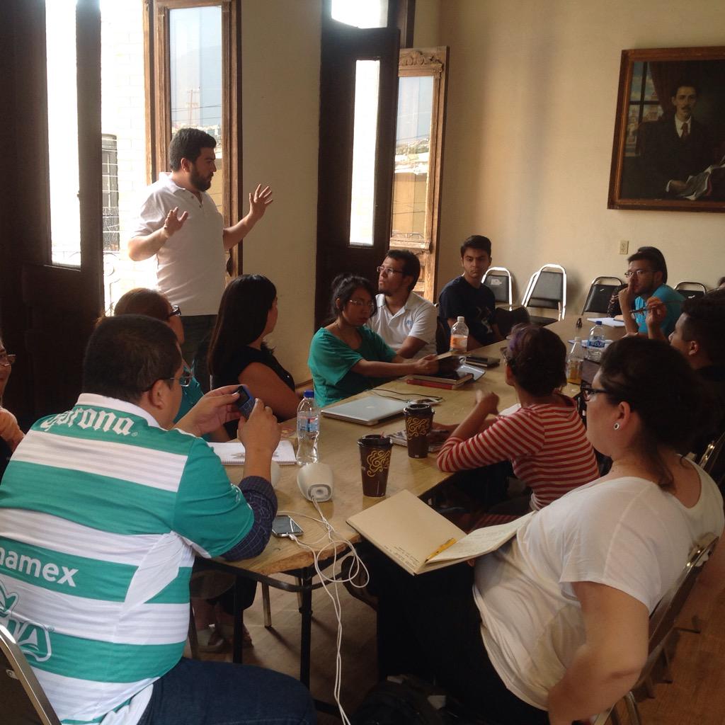 SeminariAmparan's tweet photo. @RafaelAcosta, coordinador de lujo este miércoles en el @SeminariAmparan http://t.co/ybf0ykopRv