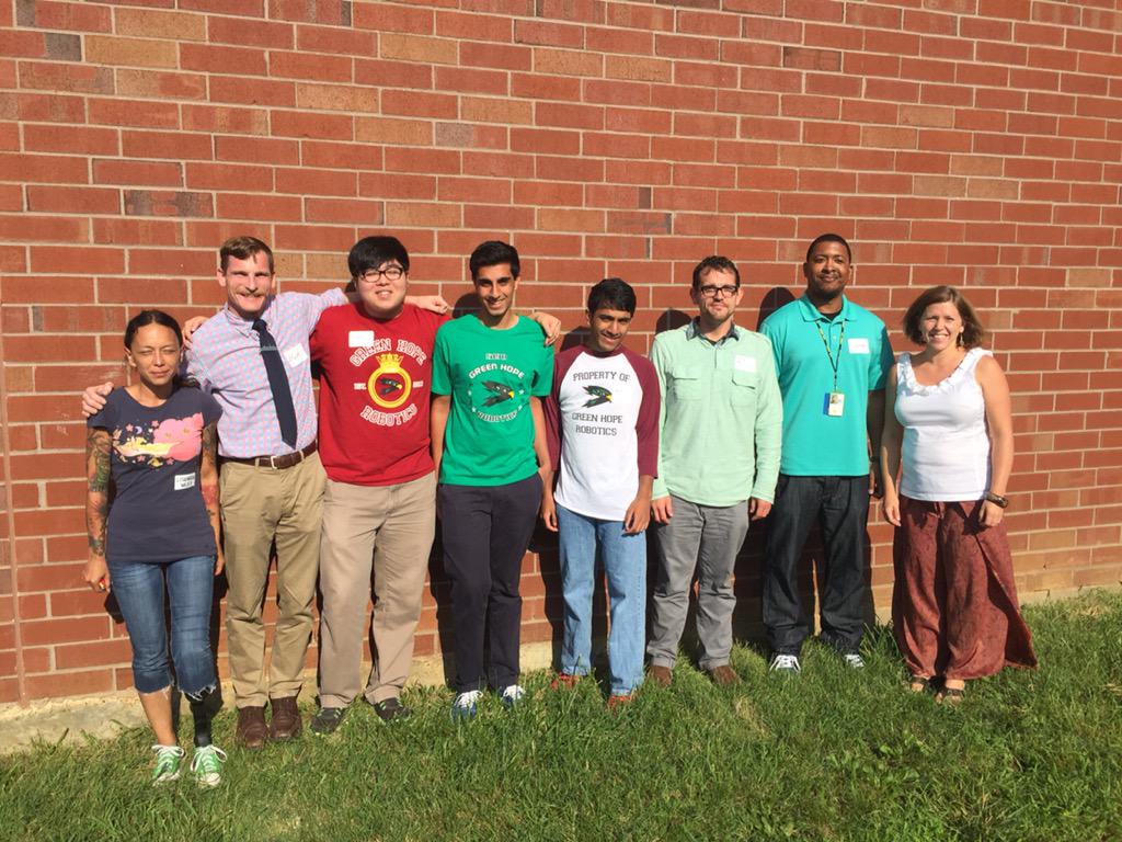 frc5190's tweet photo. SPEECHLESS! Overall http://t.co/D6shJCrEng winner at Richmond make-a-thon. #VAChallenge #veterans #Lisa http://t.co/zW5US2x7Hd