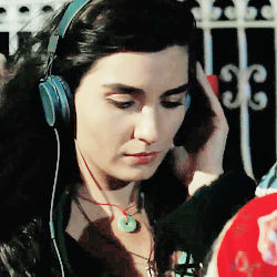 iMneraS's tweet photo. #TubaBukuyustun 
#KaraParaAsk http://t.co/Oai1JOtAVR