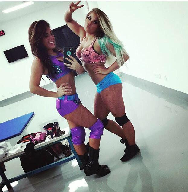 QCPlayboys's tweet photo. I see you, Tessa. Rocking the Queen City colors. 💜👑💙 http://t.co/qLAqOnZRaG