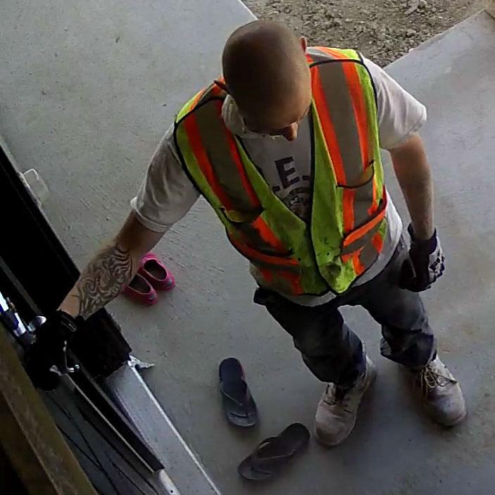 CityNewsVAN's tweet photo. More pictures of suspect who pointed a gun at a little girl released http://t.co/kx3DCDaiNd http://t.co/jPe3NZXW2B