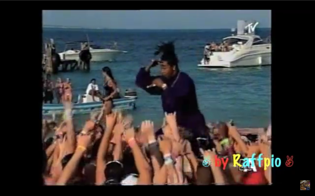 '99 - Busta Rhymes - "Gimme Some Mo'" + more - Live
youtube.com/watch?v=jKH4WL…