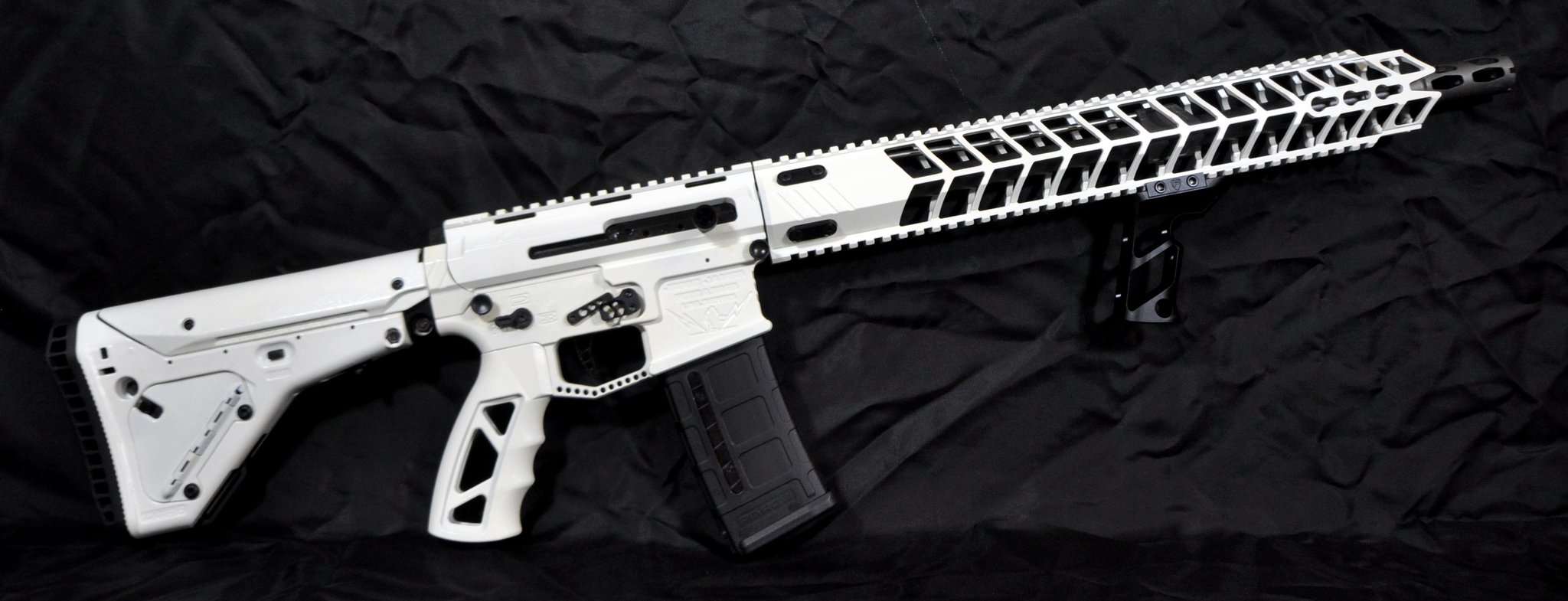 “Jesse James Nomad #AR15 semi-auto #223Rem rifle Storm Trooper White NEW IN...