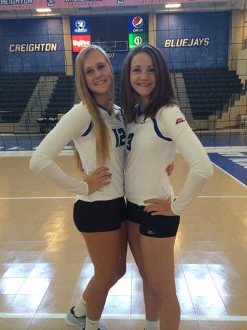 kels__oconnell's tweet photo. What there's someone taller than me? #freshlings ๐ฃ http://t.co/8ZQf7vaLku