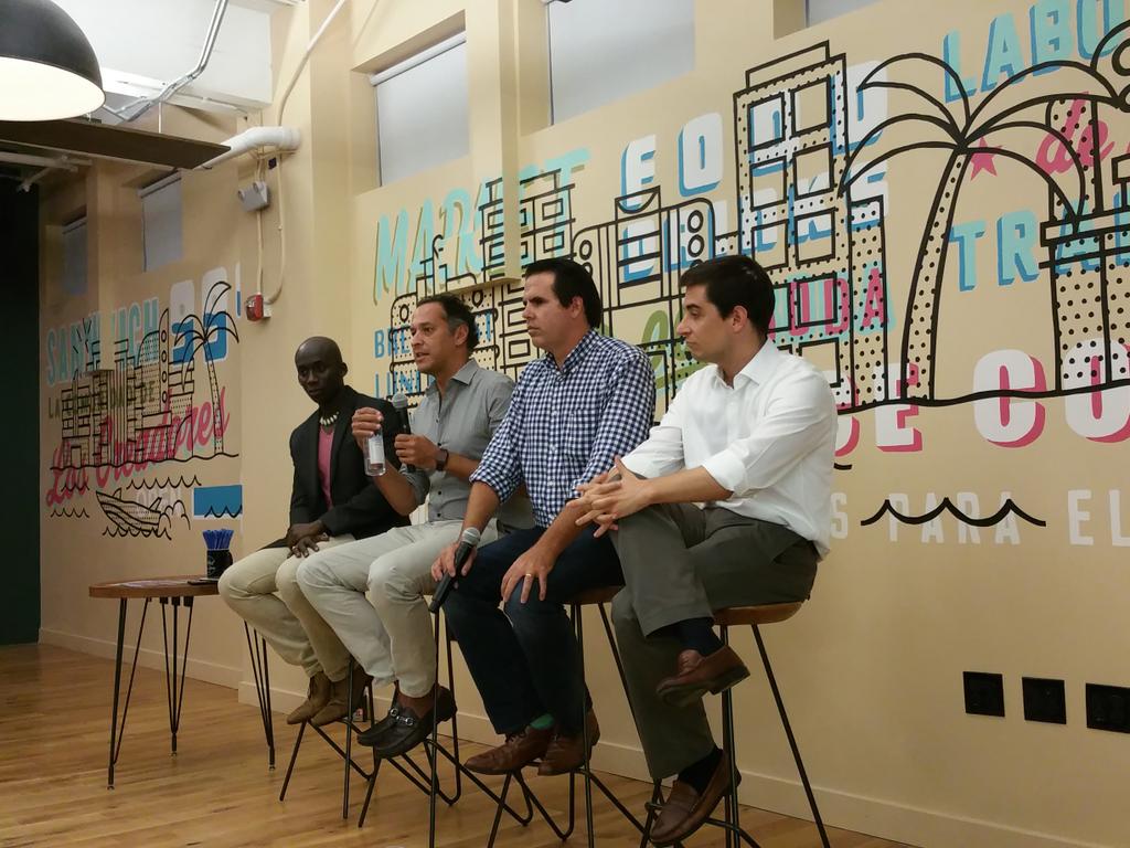 Tips for new entrepreneurs: Go to accelerators, read blogs of VC's, get a mentor #latamtechmiami #startups