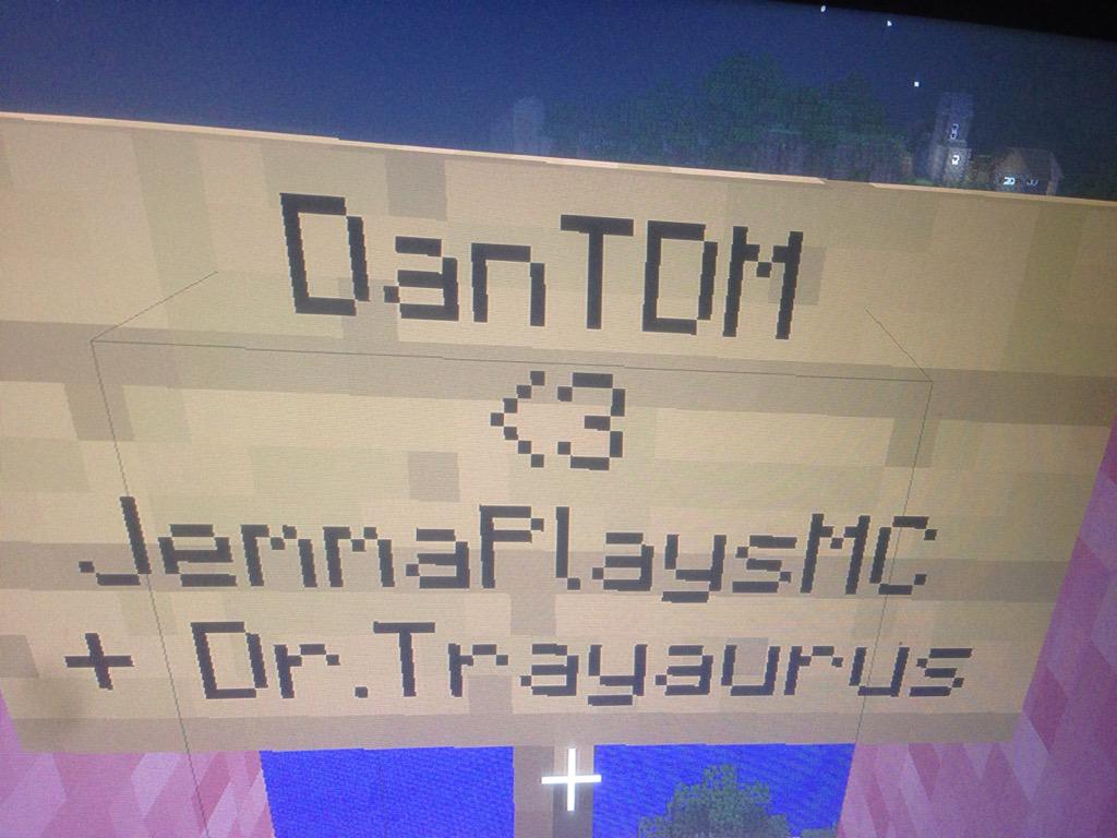 Dr_Trayaurus's tweet photo. So I saw @stampylongnose in 4J's Love Garden... So I added some more special people @DiamondMinecart @jemplaysmc :P!! http://t.co/ga5zc6ICKr