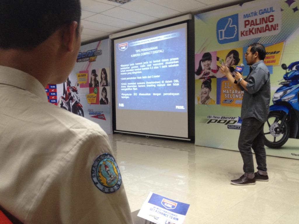DBL_WestNusa's tweet photo. ini dia pembekalan dari mas Rury @LombokPostKoran untuk peserta #JournalistCompetition. Semoga dpt banyak ilmu ya! http://t.co/qRYPHNa9Pz
