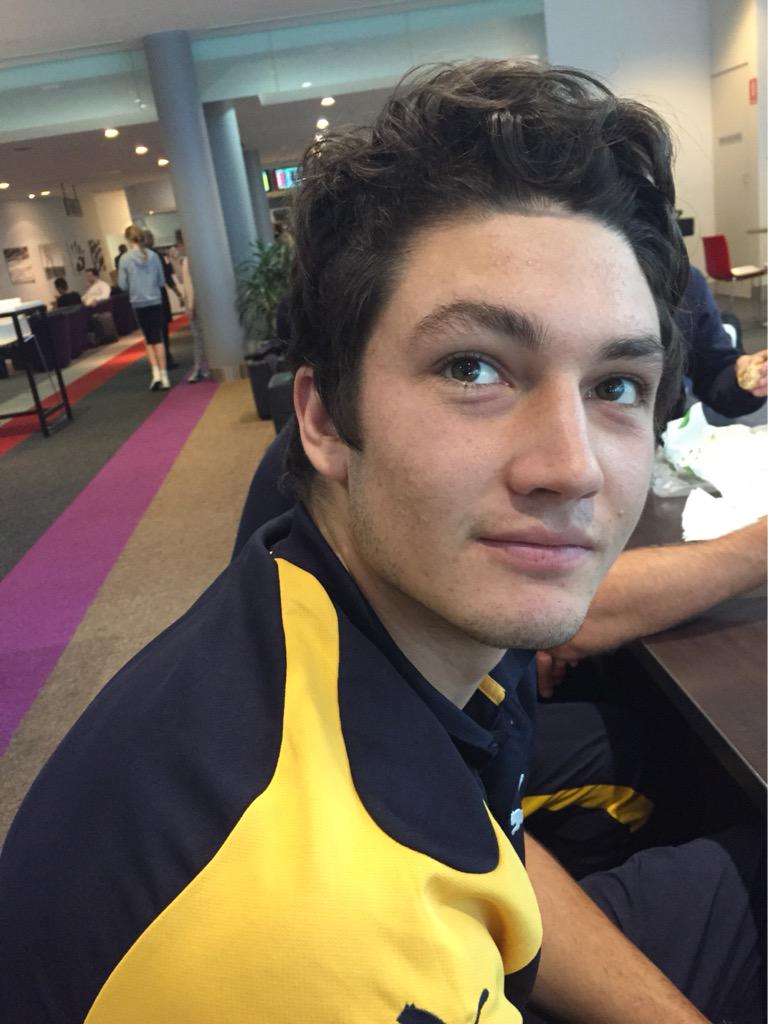 Chilling with worm in <a href="/VirginAustralia/">Virgin Australia</a> lounge