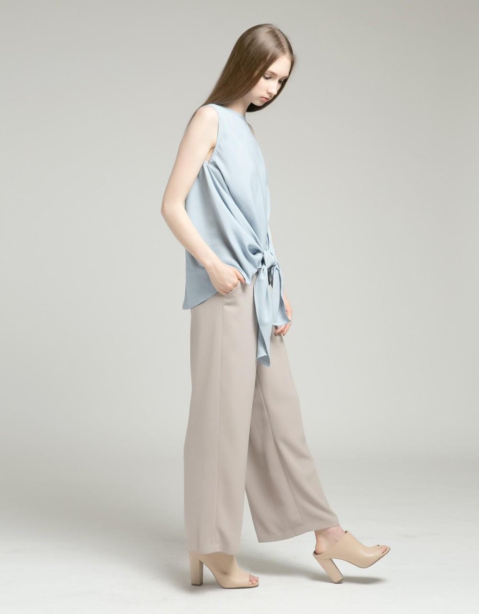 RESTOCK: we added some more stock for SERPENT SIGNATURE TOP in SKYBLUE
Shop here: j.mp/serpent-blue