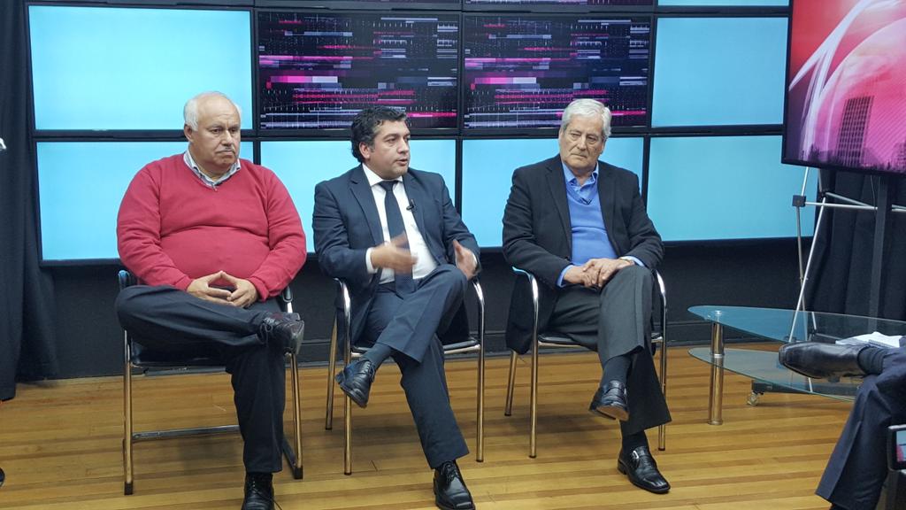 vocerialosrios's tweet photo. "Como Gob lamentamos el incendio q afectó al hogar Cifan. Nuestro intendente estuvo en el lugar coordinando ayuda" http://t.co/YfkG7DOm3O