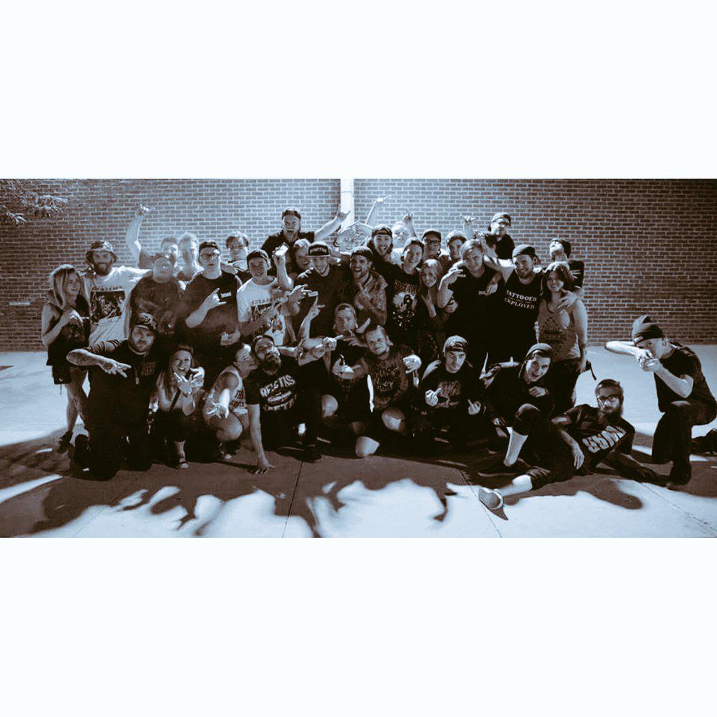 #friends #goodtimes <a href="/FalsifierBand/">FALSIFIER</a> <a href="/TIDVBAND/">This Is Death Valley</a> <a href="/dragthelakeca/">Drag The Lake</a> beguiler <a href="/swydhc/">SleepWhenYou'reDead</a> @OutOfMyLeague_ <a href="/SignifierMusic/">Signifier</a>