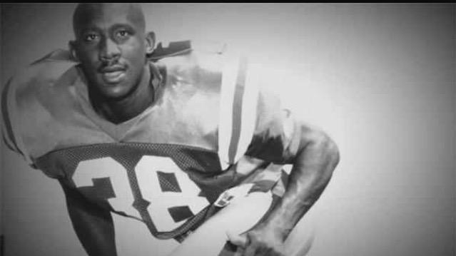 connerg101816's tweet photo. 38 more days!! #HottyToddy #OleMiss #FinsUp #CM38 #landsharkD🔴🔵🔵🔵🔴🔴🔴🔵 http://t.co/YDU3aeognh