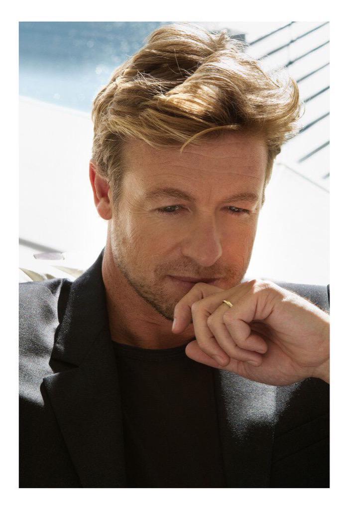 Happy Birthday   to Simon Baker !  Besos 