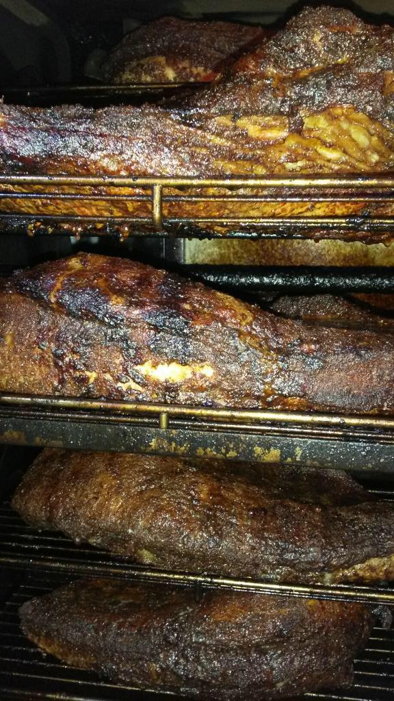 RodneysRibs's tweet photo. Come & get #datbrisket for dinner! Find us on Lake & Mountain now in Pasadena #RRlovePasadena #bbq #ribs http://t.co/5uCj75vPYT