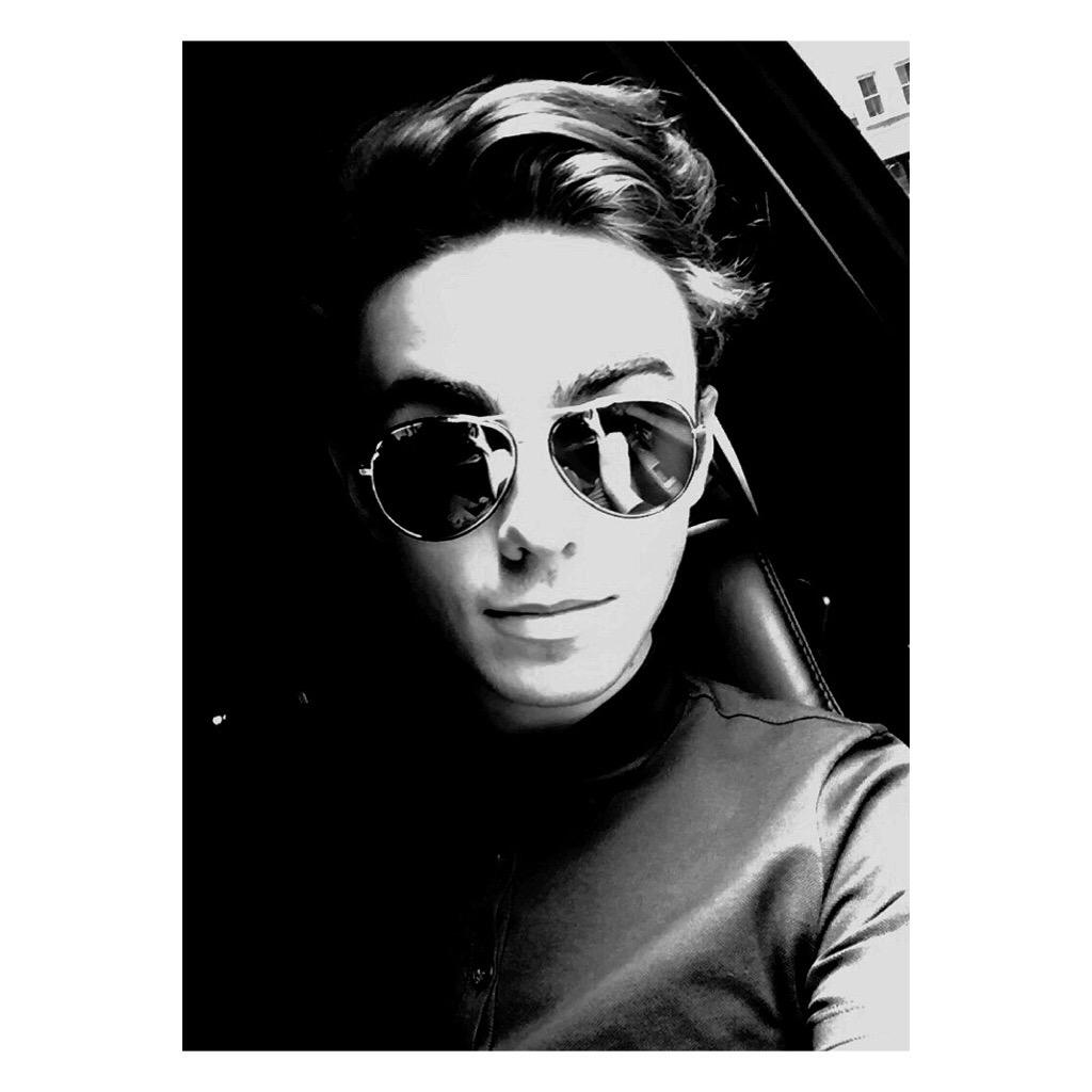 NathanSykes's tweet photo. #selfie https://t.co/riTsdJ1RrX http://t.co/WFXL9HQXEm