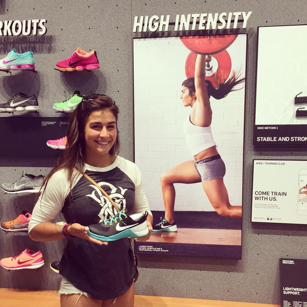 ltfisher12's tweet image. Never would&apos;ve imagined that I would be featured in the Nike stores! 😳🙈 #Blessed