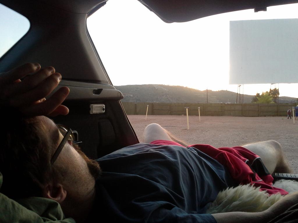 EmilyKAlligood's tweet photo. Movie magic with @JulioInSitu and @HolidayTwin. Must be summer in #FortCollins. http://t.co/skOabUNwke
