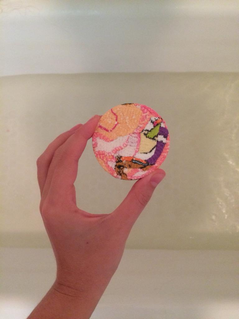 always_bellz's tweet photo. New bath bomb #MagicRag http://t.co/U26f56DuvA