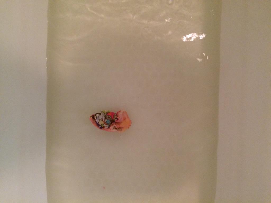 always_bellz's tweet photo. New bath bomb #MagicRag http://t.co/U26f56DuvA