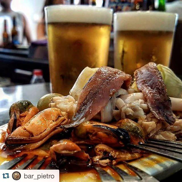 roseramills's tweet photo. #Repost @bar_pietro
・・・
El bon vermut!! #gràcia #bcn #barcelona #barridegràcia #barpietro #vermut #beer #estrellaga… http://t.co/bc4erDoNTi