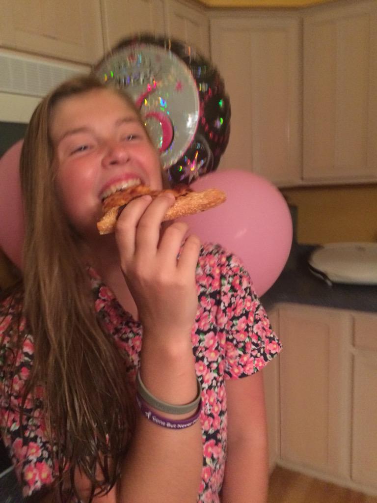 rootin4gluten's tweet photo. Girl enjoys gluten on her sweet 16 #keeprootin @maggie_reid17 http://t.co/FLDSCleqJw