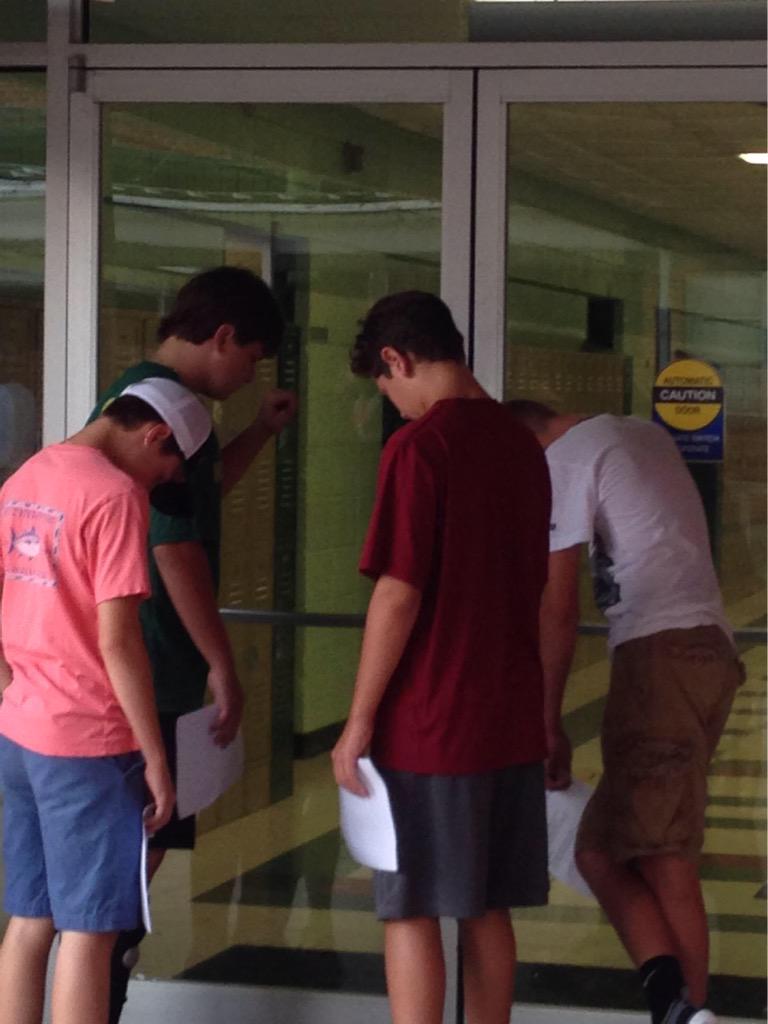 Steph_t_harris's tweet photo. Praying over West Jones tonight! #circlemaker #powerofprayer #fbclaurel http://t.co/DDo1x5F87O