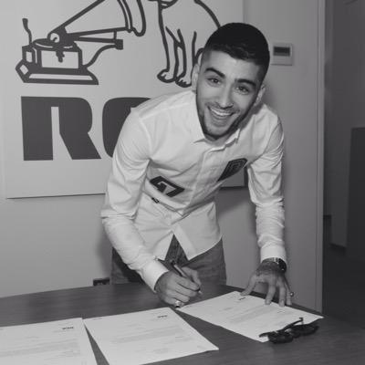 NiallxMontse's tweet photo. I'm happy for you @zaynmalik ❤️😍 #WeSupportYouZayn #ModestIsShit http://t.co/AaUS4miQDo