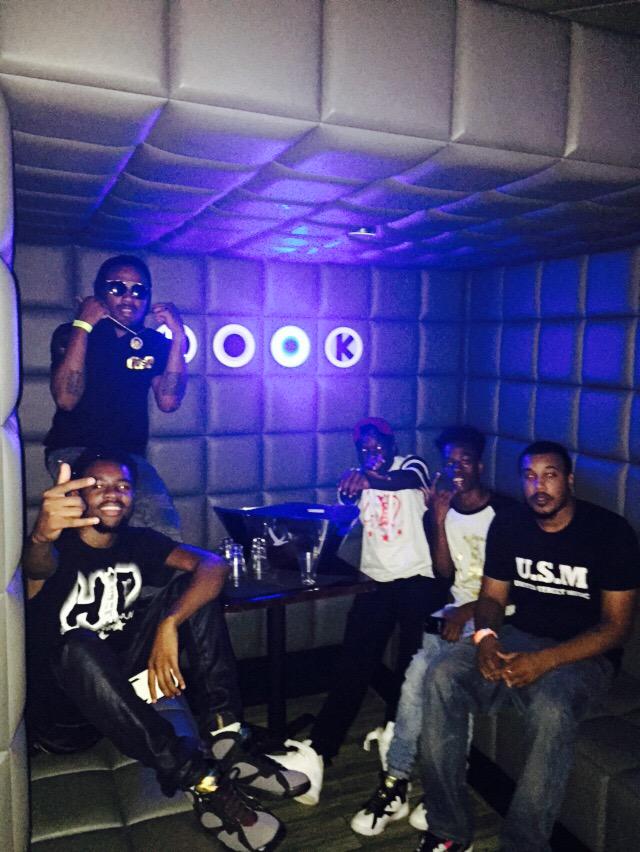 HdMikey1080's tweet photo. WE VIP BITCH WE VERY IMPORTANT #HDMAFIA #LOOKLOUNGE 💪🏾💪🏾💪🏾 http://t.co/uuL8TOtskj