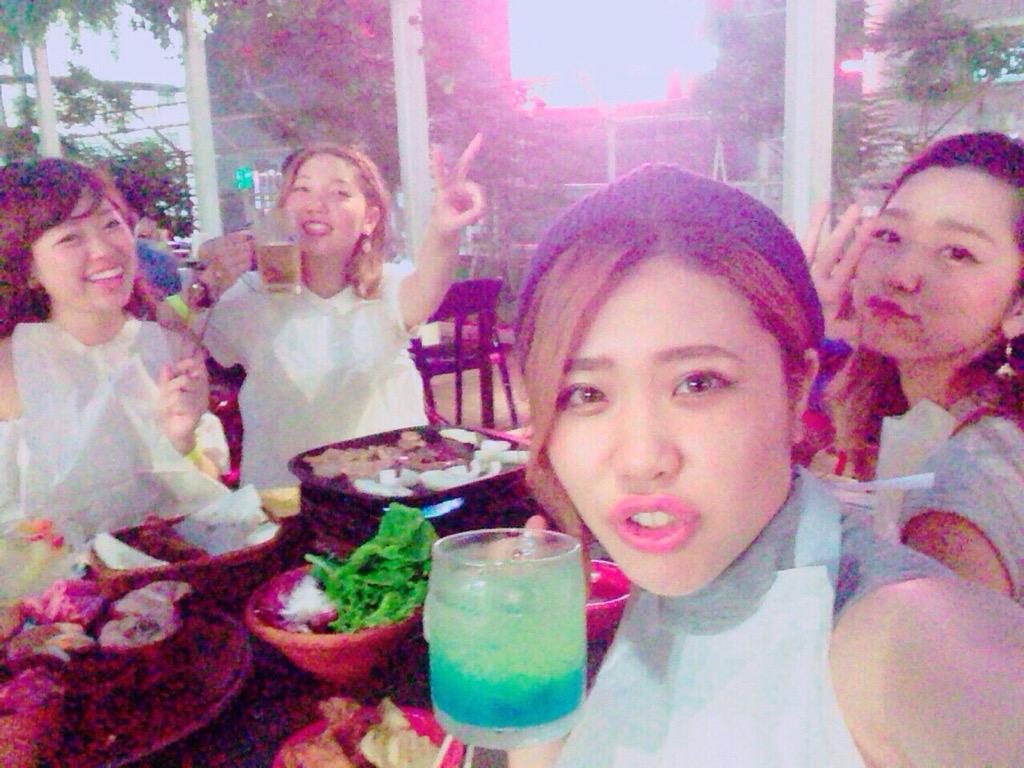 kanchovi_59's tweet photo. ななかとshopping→みんな合流してビア→そのままラブホ女子会🏩（笑）
さいっっこうに楽しかった〜〜💘💘
場面人間たのしすぎ！らぶたん！🍻
#BotanicalTerrace #BaliAn http://t.co/i7Y0alyX3f