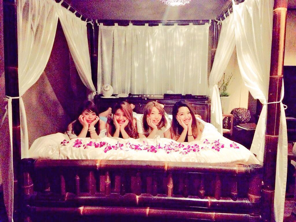kanchovi_59's tweet photo. ななかとshopping→みんな合流してビア→そのままラブホ女子会🏩（笑）
さいっっこうに楽しかった〜〜💘💘
場面人間たのしすぎ！らぶたん！🍻
#BotanicalTerrace #BaliAn http://t.co/i7Y0alyX3f