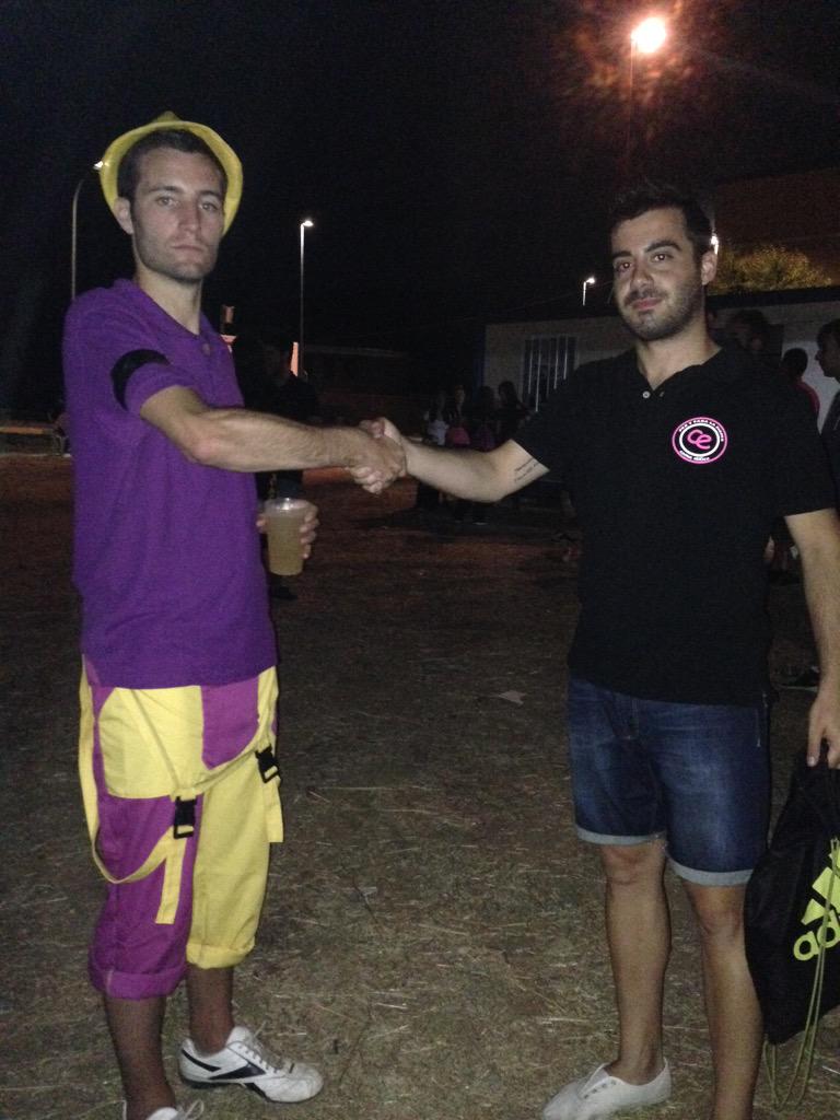 comaetilico1992's tweet photo. Cerrando el bolo con @Trink2OLE @Libry_raikkonen http://t.co/PrrTaAbci2