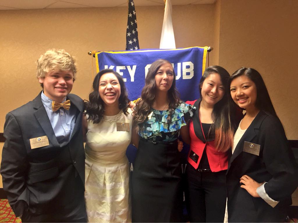 meganloveashley's tweet photo. my besties 4 life #tostaffhate/love #4asiangirls+matthew http://t.co/UN42hPTgGg
