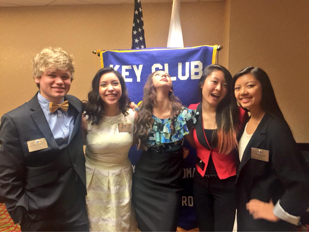 meganloveashley's tweet photo. my besties 4 life #tostaffhate/love #4asiangirls+matthew http://t.co/UN42hPTgGg