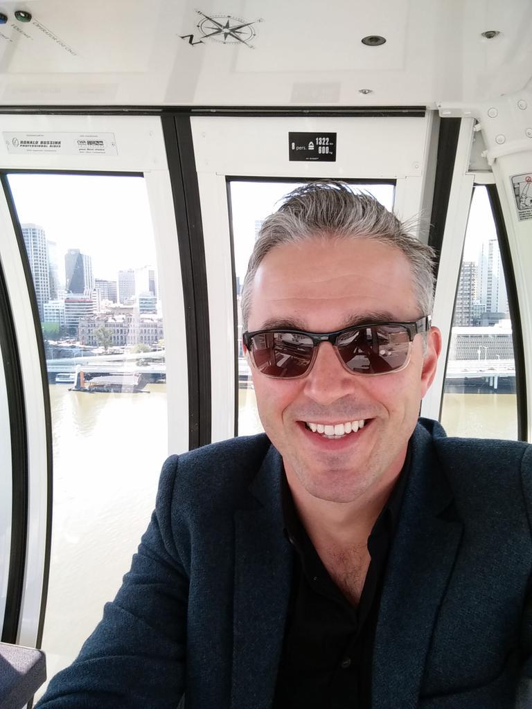 jodymus's tweet photo. A couple of loops of the Brisbane wheel before graduation #griffithgrads http://t.co/ilx042KGfO