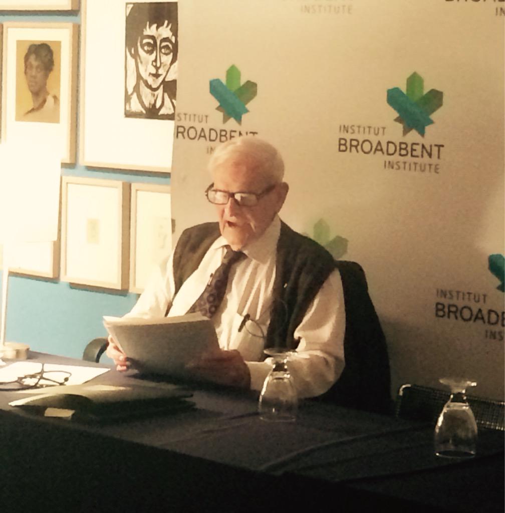 OshawaNDP's tweet photo. Exciting night for @OshawaNDP - @broadbent #StandForProgress with @Harryslaststand, Ed Broadbent and @MFowlerOshawa http://t.co/jFMJAd7Z3P
