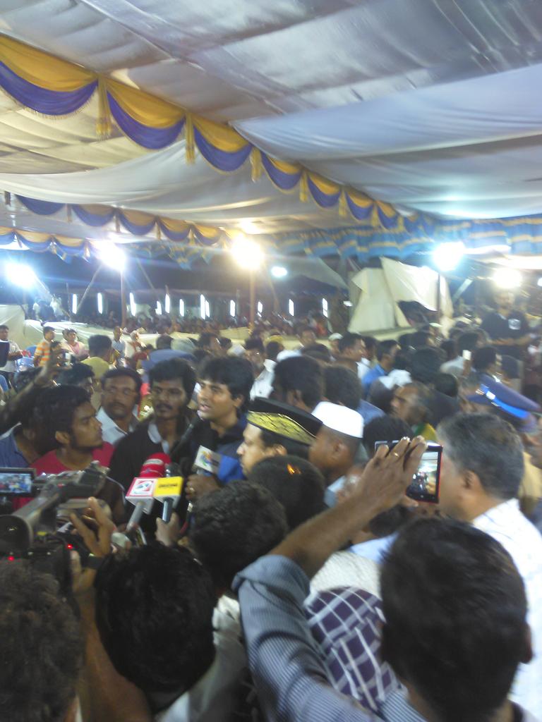 vino_d_cruz17's tweet photo. @Siva_Kartikeyan pay is final respect to @APJAbdulKalam Sir #RIPAPJAbdulKalam #RIPAPJ http://t.co/5lOeDbbcr4