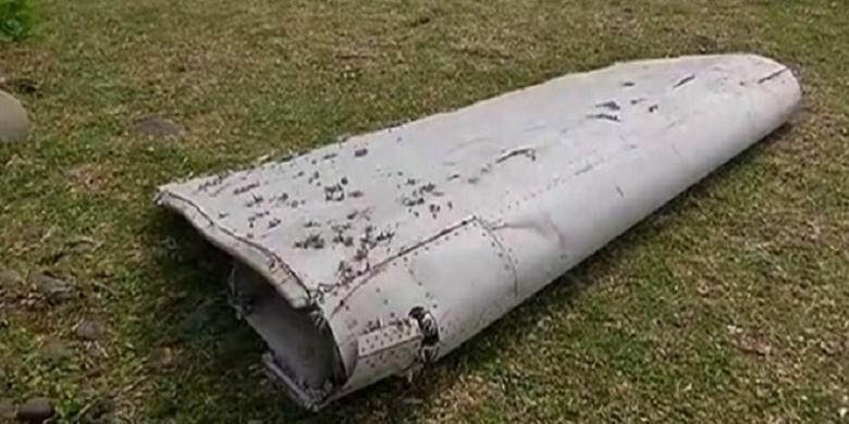 gerakanmagz's tweet photo. Penemuan Obyek yang Diduga Milik Malaysia Airlines MH370 - http://t.co/9NigcJJlE3 http://t.co/SEYZrb2HEV