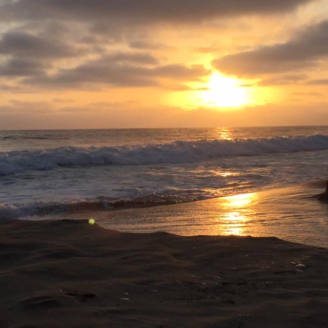 socalgolfblog's tweet photo. #sunset and #surf @ExperienceSD @visitsandiego http://t.co/uM0HgZJtZi