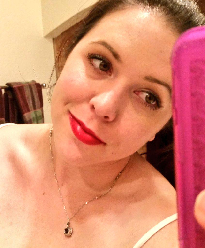 Aflutterby_0's tweet photo. I may or may not be drunk #NationalLipstickDay #loveredlips http://t.co/jH5NUGQSEt