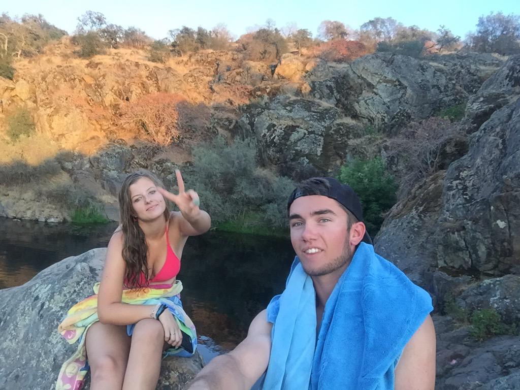 alex_dinsmore_'s tweet photo. "I don't like your selfie stick it's dumb" oh uh huh okay http://t.co/NJT2Yj7u3q