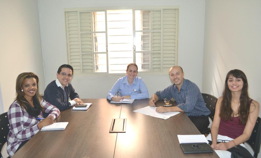 4toques's tweet photo. Reunião com Rafael Somera, da SoluTudo, sobre alinhamento de estratégias de comunicação. #Cliente4toques http://t.co/jCnjT7mSGG