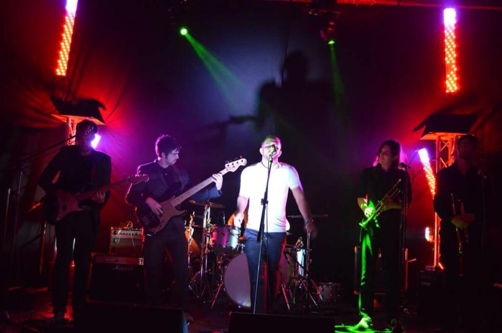 CourtRoyalMusic's tweet photo. @CurrieRadioShow we are now headlining @LiverpoolPride this Saturday. 10.30pm at Amanzi. #FUNK http://t.co/Q1xYiOikbs