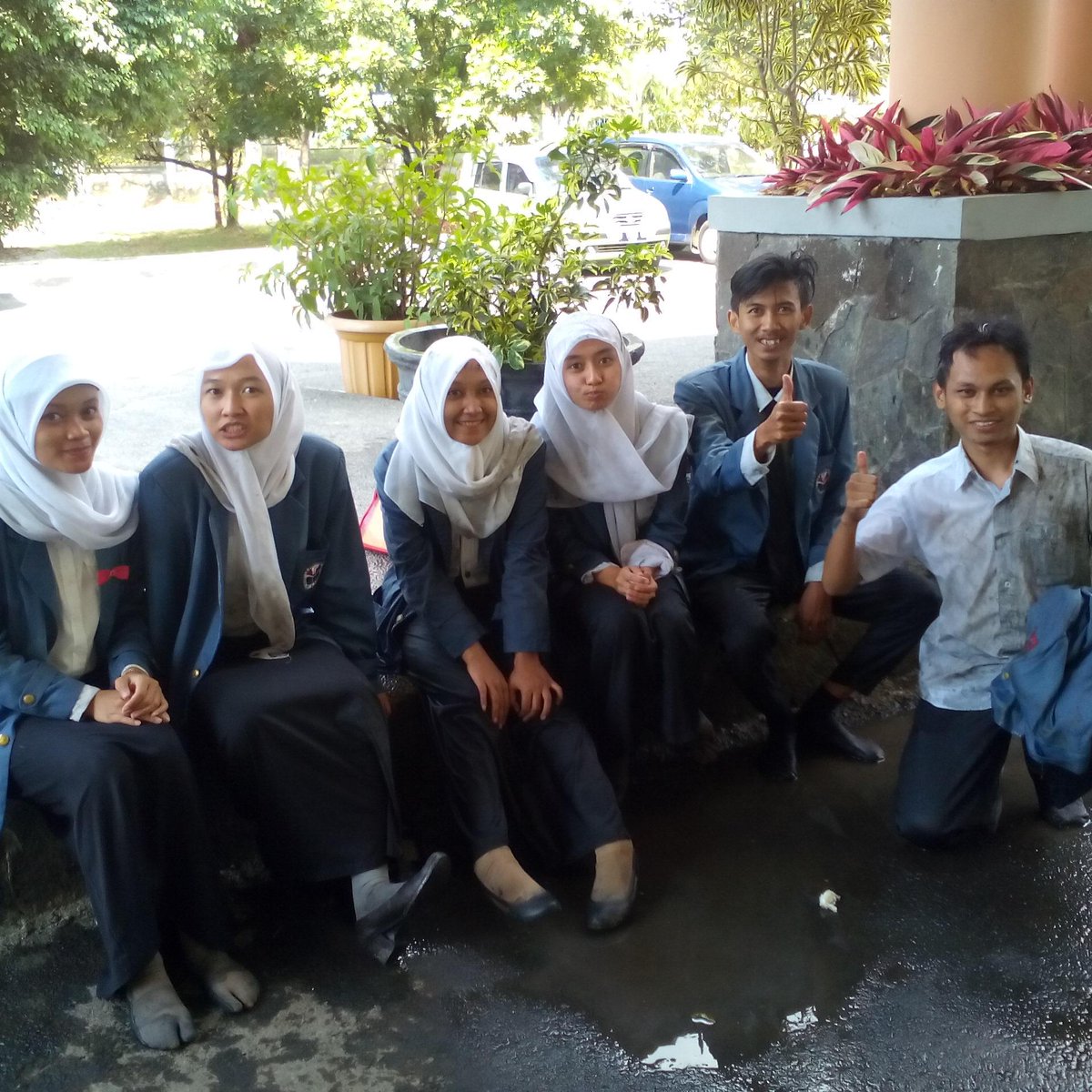 IrfanAshory's tweet photo. Kelulusan http://t.co/Lw6pogYxLi