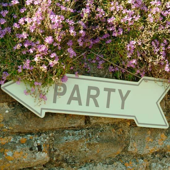 E_M_A_DJ's tweet photo. Who's ready for a @DoubleTreeMCR &amp; @Vivamagazines #SkyLounge summer garden party? Me!!!! 🎉🎷👗👠🍹 http://t.co/tM9wE9nRZw