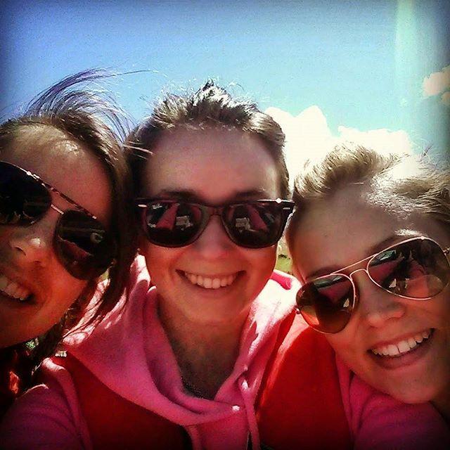 LifestyleLauren's tweet image. #tbt to playing on a boat in Salcombe with these lovely ladies 🙌😘💃😎 #throwb #throwbackthur… ift.tt/1Sj99Bm