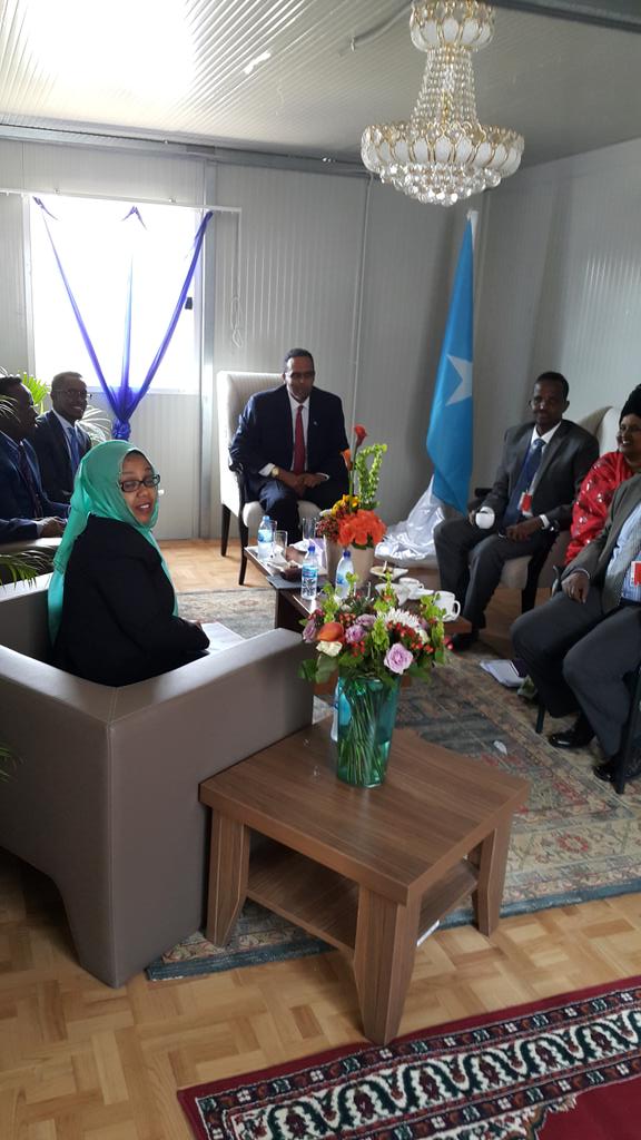 Minutes before we enter z High Level Partnership Forum on the 2nd day. W/DPM & other colleagues.  #Somalia #HLPF2015