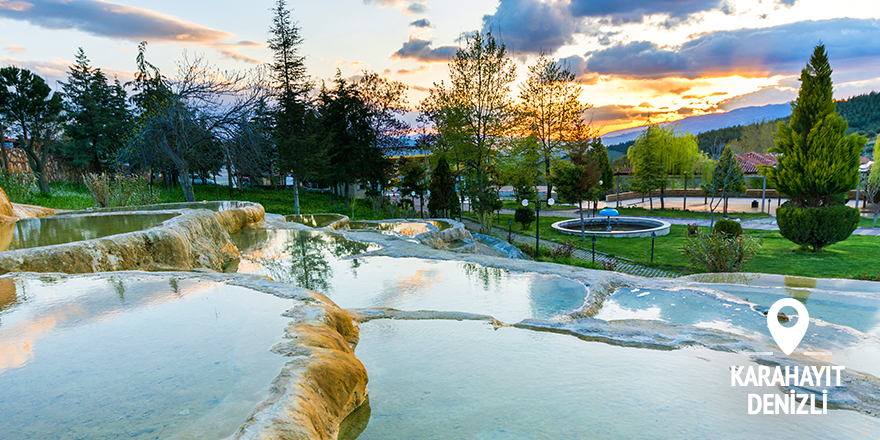 GoTurkiye's tweet image. The thermal pools of Karahayit have been spreading health for 1000s of years with beauty to cure all ailments...