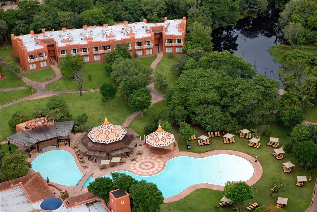 TheZambeziSun's tweet photo. With 300 5-star reviews, we are the proud holders of a @TripAdvisor Certificate of Excellence: http://t.co/1uTXUBIxIx http://t.co/kQ6yI1RVhB