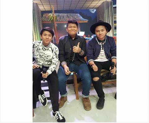 "<a href="/OFC_CJRisCJR/">CJR </a>: Ganteng kok Ganteng 😘 <a href="/AlvaroMaldini1/">AlvaroMaldini</a>  <a href="/TeukuRyz/">Teuku Ryzki</a> <a href="/iqbaale/">iqbaal ramadhan</a> "