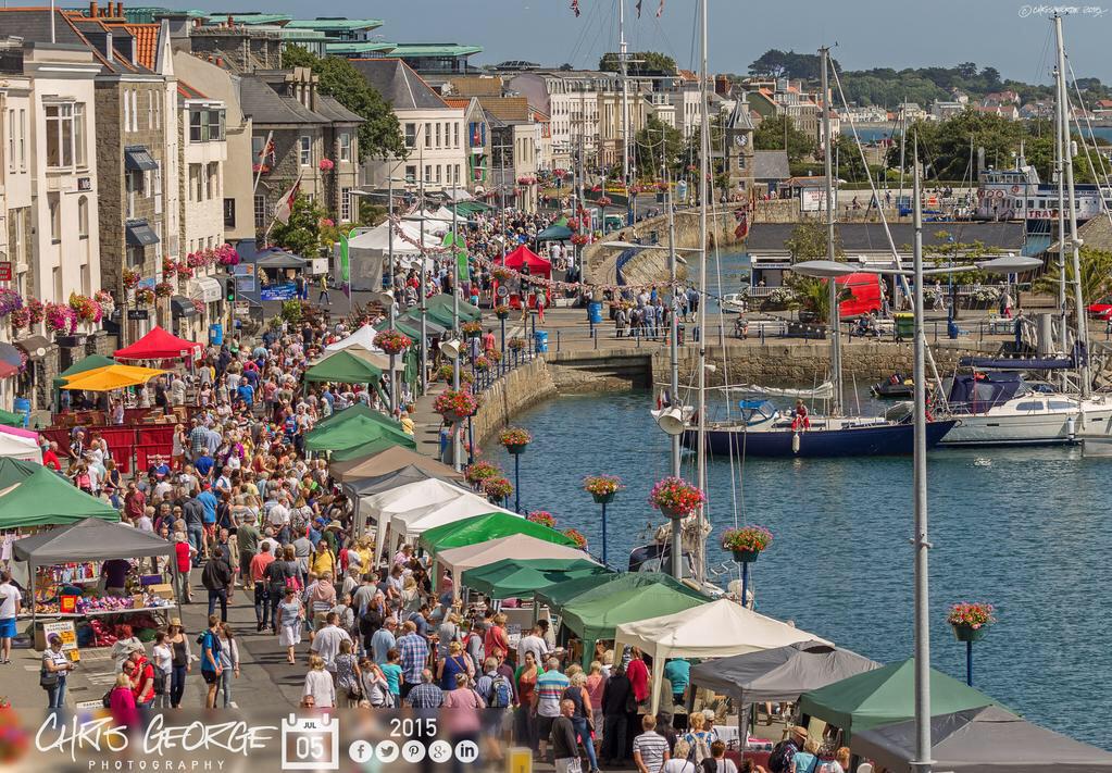 TasteGuernsey's tweet photo. Almost the weekend, and almost time for another @Cimandis seafront Sunday! http://t.co/sIh5AVEu77